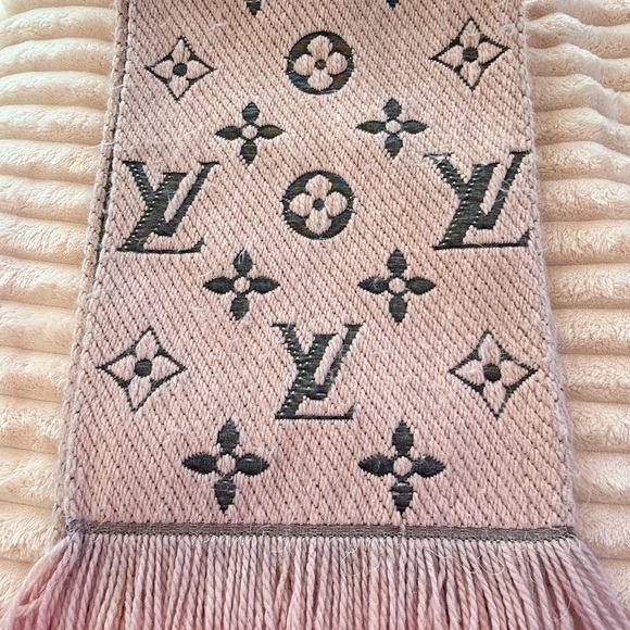 Louis Vuitton Accessories - Louis Vuitton Pink and Gray Silk Wool Scarf